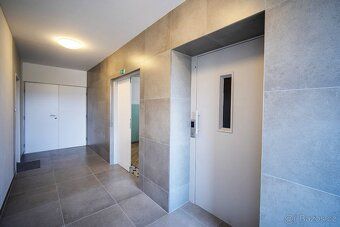 Prodej investičního bytu 1+KK, 21 m² – Most | Nájemník, čist