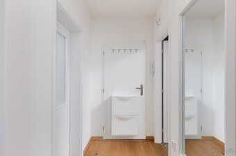 Prodej investičního bytu 2+KK, 42 m² – obsazený nájemníkem |
