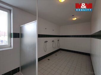 Nabízíme k pronájmu samostatně stojící výrobně-administrativ