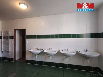 Nabízíme k pronájmu samostatně stojící výrobně-administrativ