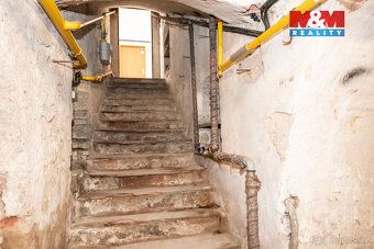 Nabízíme k pronájmu skladový prostor v suterénu nemovitosti 