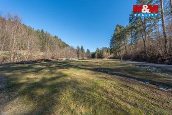 Nabízíme Vám prodej plochy o celkové výměře 1762 m² v klidné