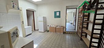 V exkluzivním zastoupení Vám nabízím k prodeji řadový, částe