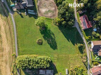 Nabízíme k prodeji prostorný pozemek o výměře 5582 m² v obci