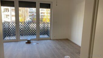 Nabízím k pronájmu úplně nový byt 1+kk 32 m2 + balkon 4,5 m2