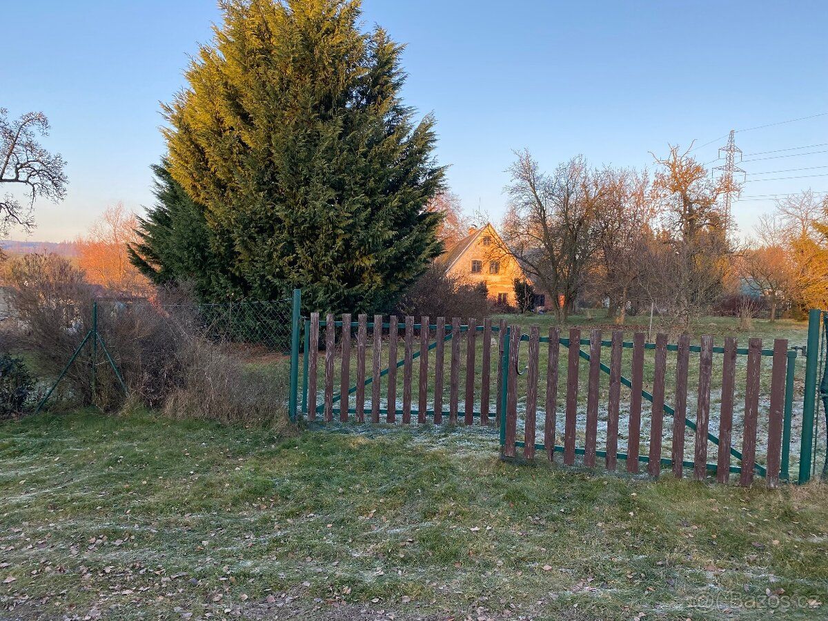 Nabízím k pronájmu krásnou parcelu v klidném místě obce Koho