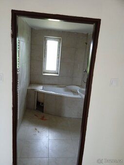 Pronájem bytu 3+kk, 82 m², Horní Loděnice – Tři Dvory
Nabízí