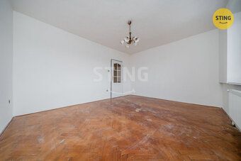 Nabízíme k prodeji byt v rodinném domě o dispozici 4+1 v pův