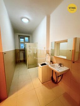 Nabízíme k pronájmu velice pěkný, prostorný a zařízený byt o