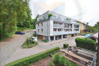 Zprostředkuji k dlouhodobému pronájmu světlý a dobře udržova