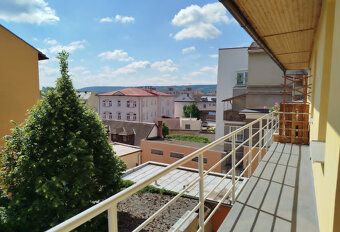 Nabízím k pronájmu prostorný byt 2+1 o celkové výměře 84 m² 