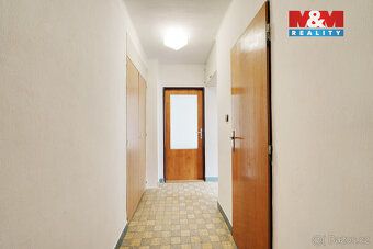 Nabízím k prodeji světlý byt 1+1 o užitné ploše 38 m² v klid