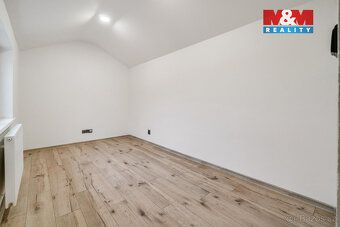 Nabízíme k prodeji krásný rodinný dům v klidné a velmi vyhle