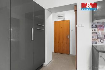 Nabízíme k prodeji světlý byt 2+kk o užitné ploše 55 m² ve v