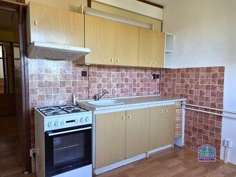 Ev.č. H60/26 Nabízíme Vám ke koupi byt 2+1 s lodžií, který s
