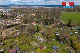 Nabízíme k prodeji krásnou slunnou zahradu o rozloze 444 m²,