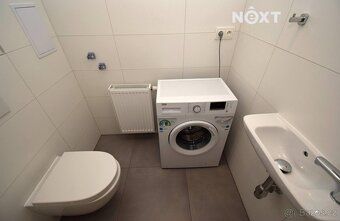 Nabízíme k pronájmu moderní byt o dispozici 3+kk se dvěma ba