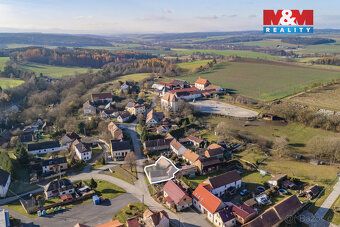 K prodeji nabízíme RD v centru obce Hlohová u Staňkova. Prav