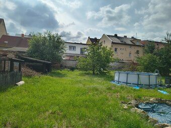 Nabízím v Hostomicích k prodeji velmi pěkný, rovinatý a slun