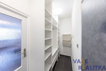 Nabízím vám k dlouhodobému pronájmu byt 2+1 s balkonem, umís