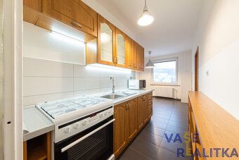 Nabízím vám k dlouhodobému pronájmu byt 2+1 s balkonem, umís