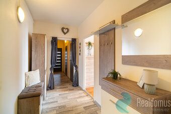 REALDOMUS Vám exkluzivně nabízí ke koupi byt 3+1 s lodžií v 
