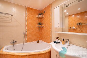 REALDOMUS Vám exkluzivně nabízí ke koupi byt 3+1 s lodžií v 
