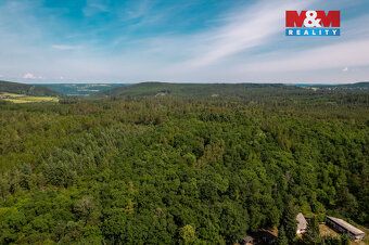 Nabízíme k prodeji atraktivní pozemek o výměře 1 945 m² v ob