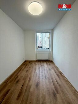 Nabízím k pronájmu prostorný byt 3+1 v centru Děčína - Masar