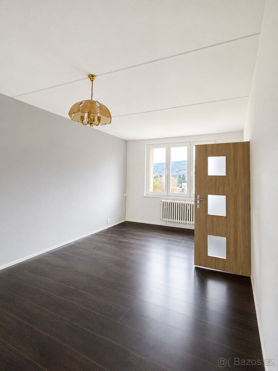Majitel nabízí k pronájmu prostorný byt o dispozici 3+1 82m2