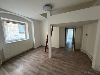 Exkluzivně pronajmu bytovou jednotku o dispozičním uspořádán