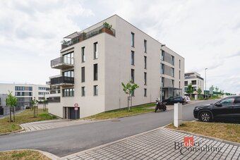 Krásný byt 2+kk s balkonem a parkovacím stánímHledáte příjem
