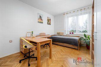 Byt, který poroste s Vaší rodinouProstorný byt 4+kk o veliko
