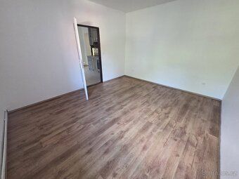 Pronájem bytu 3+kk 73.5 m² po rekonstrukci v prvním patře by