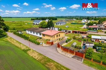 Hledáte bydlení, které nabídne dostatek prostoru uvnitř i ve