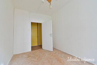 Nabízíme k dlouhodobému podnájmu prostorný a zrekonstruovaný