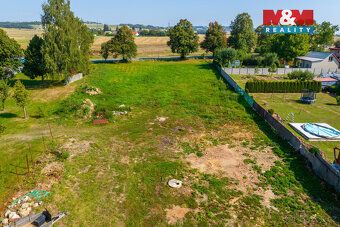Prodej pozemku k bydlení o rozloze 898 m², nacházející se na