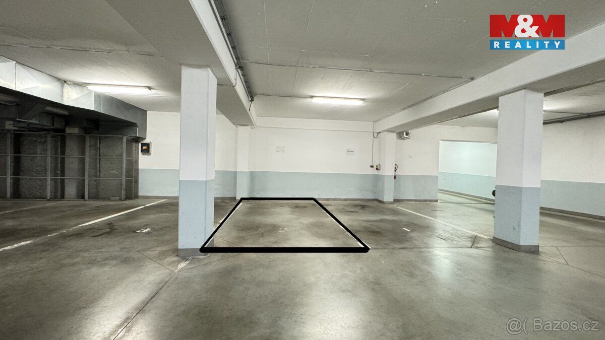 Nabízíme k dlouhodobému pronájmu garážové parkovací stání v 