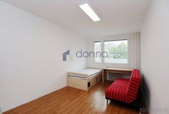 Nabízíme k pronájmu 4+kk/3xL, 107m2, v 1. patře panelového d