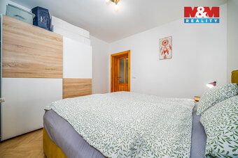 Nabízíme k prodeji rodinný dům se třemi samostatnými byty. I