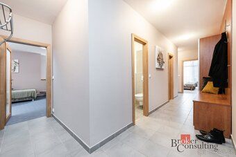 Apartmán 3+kk s terasou, 2 garážemi a výhledem – Harrachov# 