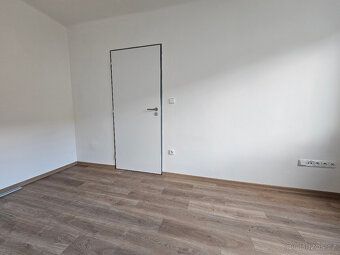Představujeme Vám tento byt k dlouhodobému pronájmu v klidné