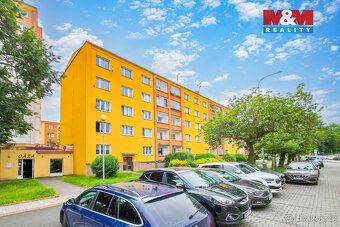 Nabízíme k prodeji slunný byt 2+1 o užitné ploše 55 m² v sam