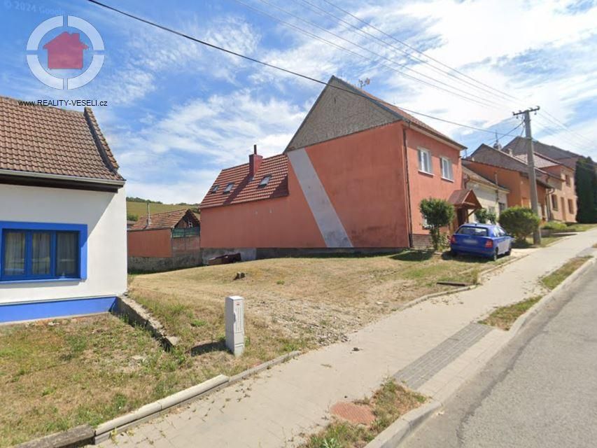Nabízíme prodej stavebního pozemku v obci Suchov (okr. HO). 