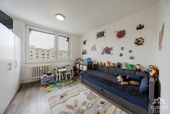 Naše realitní kancelář Vám nabízí k pronájmu byt o dispozici