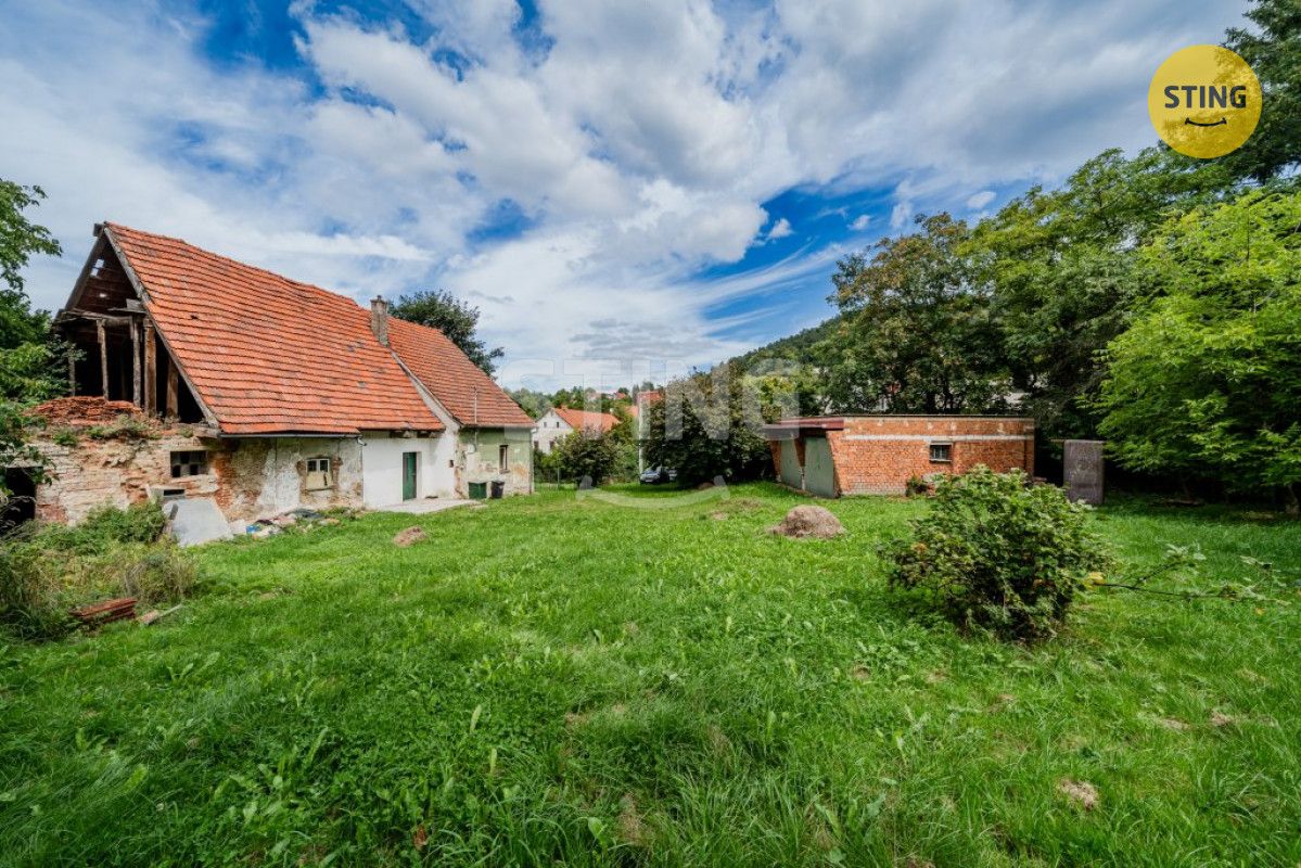 Ve výhradním zastoupení nabízíme k prodeji pozemky v malebné