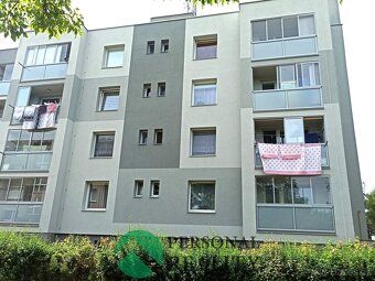 Ev.č. 03119 Nabízíme k pronájmu prostorný slunný byt ve čtvr