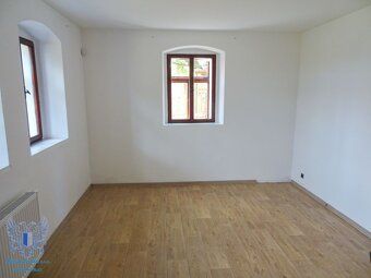 Nabízím k prodeji velký rodinný dům o dispozici 6+kk s celko