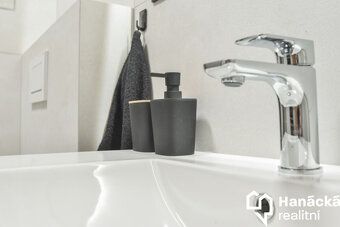 Nabízíme k pronájmu podkrovní byt v právě dokončeném projekt