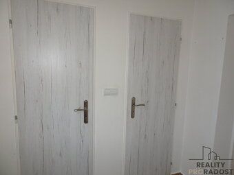 Nabízíme Vám pronájem bytu 2+ kk, 59 m2, v obci Čepí.
Jedná 